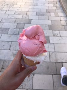 Nachtisch in Zadar: Eis